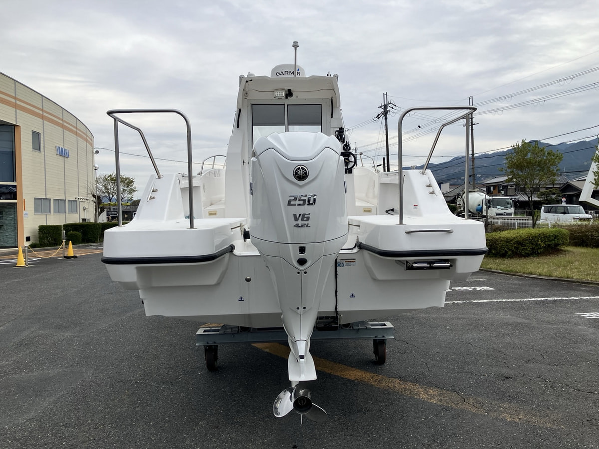中古艇 2022年式 YFR27HMEX【新入荷】F250 最新ヘルムマスター& ホワイト船外機仕様 写真